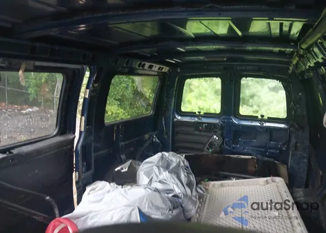 2003 Chevrolet Express z USA, uszkodzony, nr VIN 1GCEG15X431209575